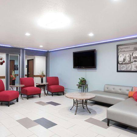 Super 8 By Wyndham Claremore Ok Bagian luar foto