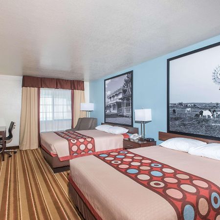 Super 8 By Wyndham Claremore Ok Bagian luar foto
