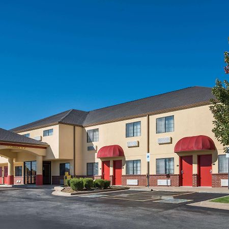 Super 8 By Wyndham Claremore Ok Bagian luar foto