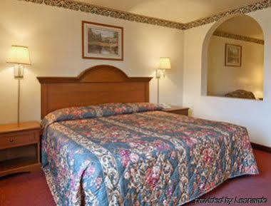 Super 8 By Wyndham Claremore Ok Bagian luar foto